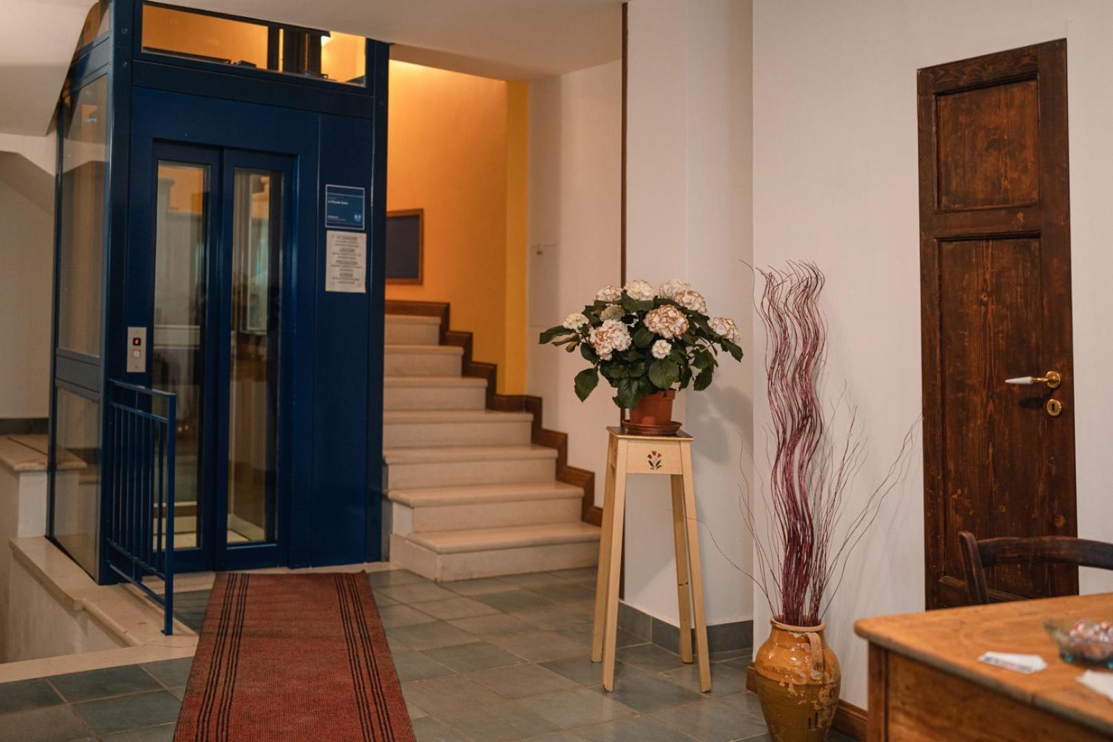 La Piccola Torre Hotel Бишелие Екстериор снимка